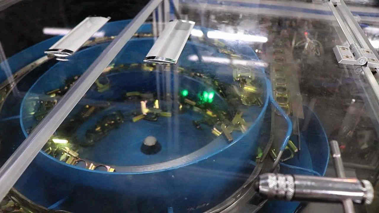 Automatic Assembly Machine 