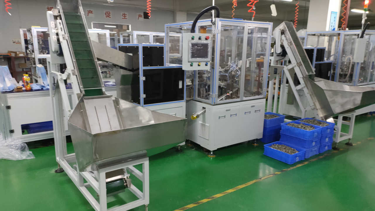 Locking kernel screening machine 