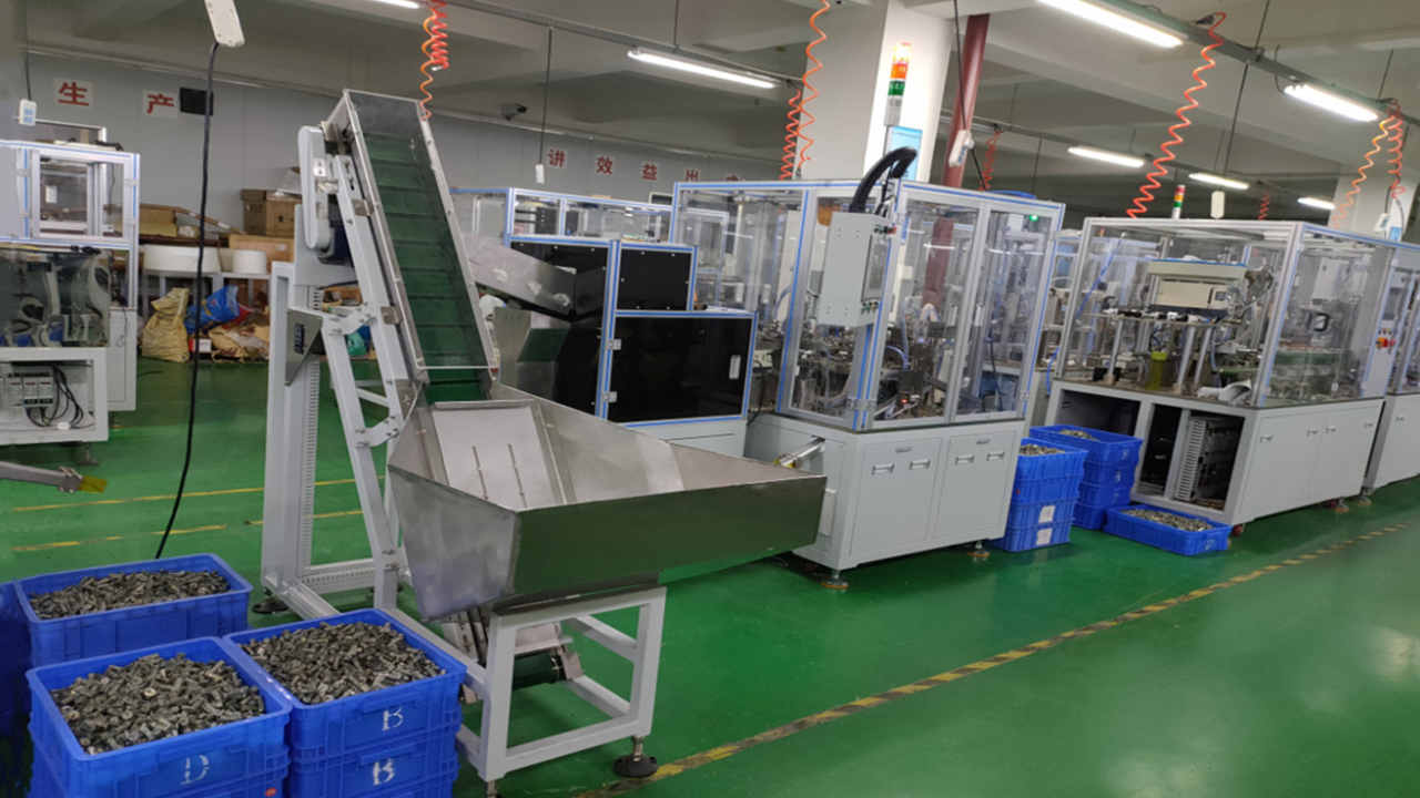 Locking kernel screening machine