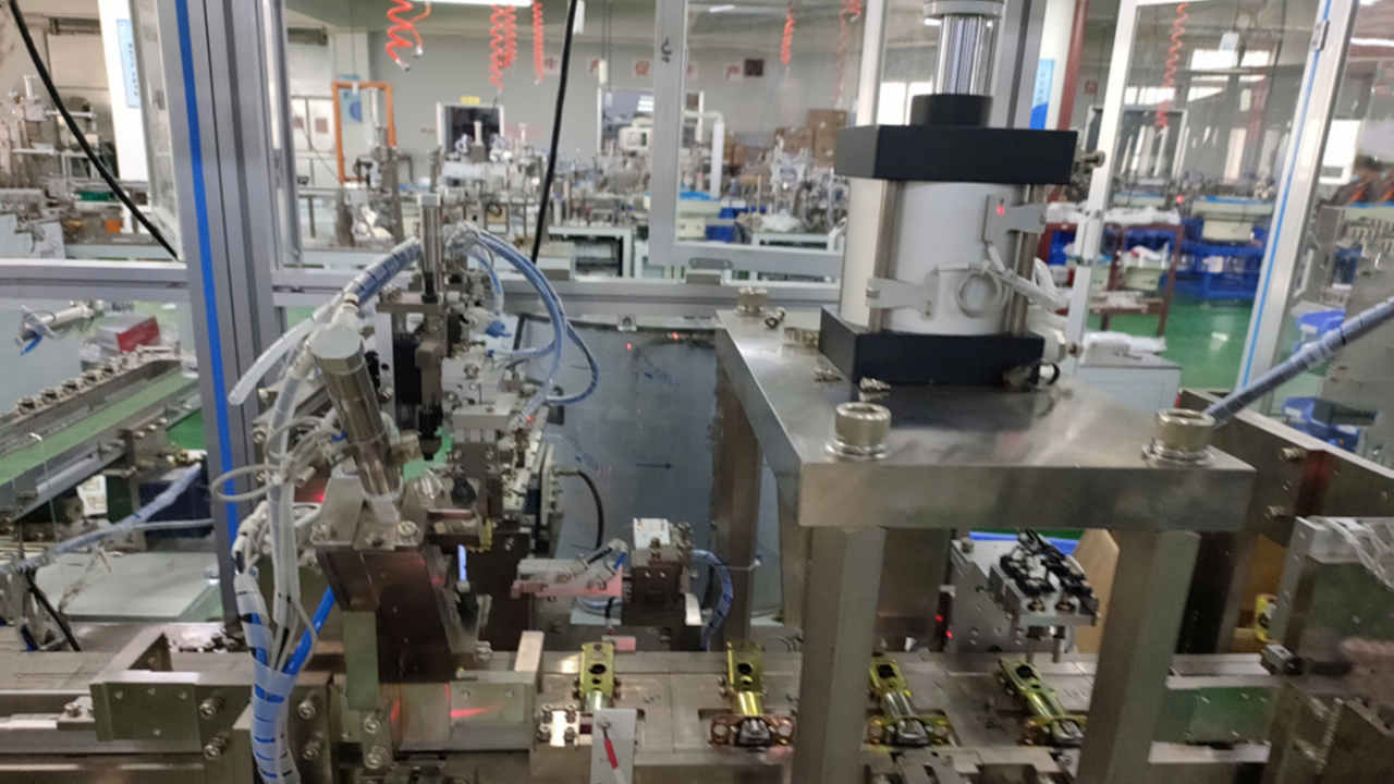 45 degree locking assembly line